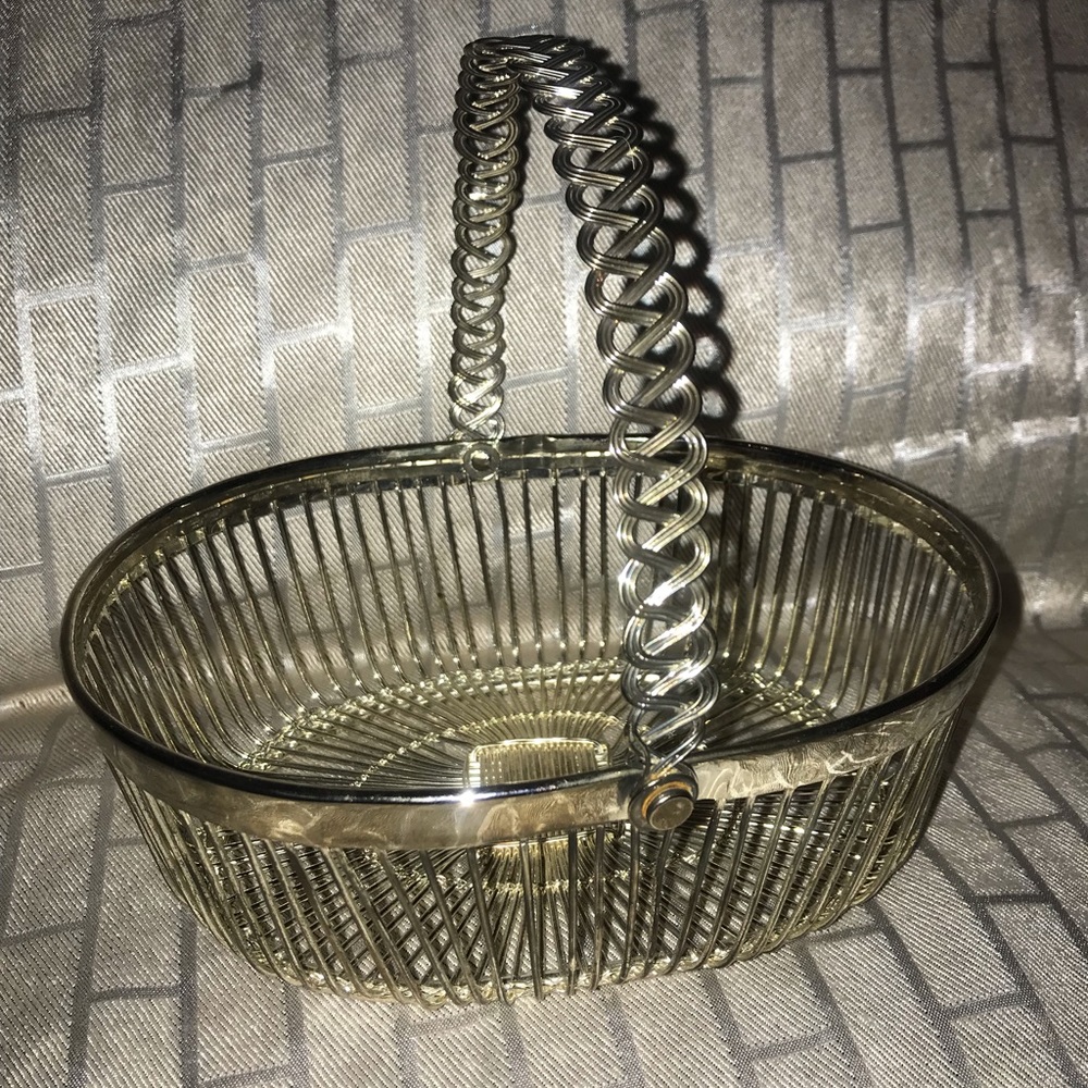 🎁 Silver Plated Weaved Basket